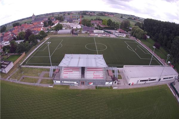 Aanleg kunstgras voetbalveld - Sportinfrabouw NV